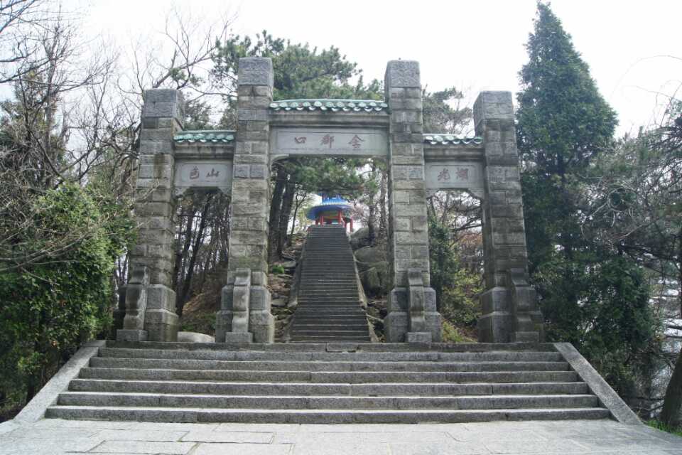 香山香炉峰,西登香炉峰