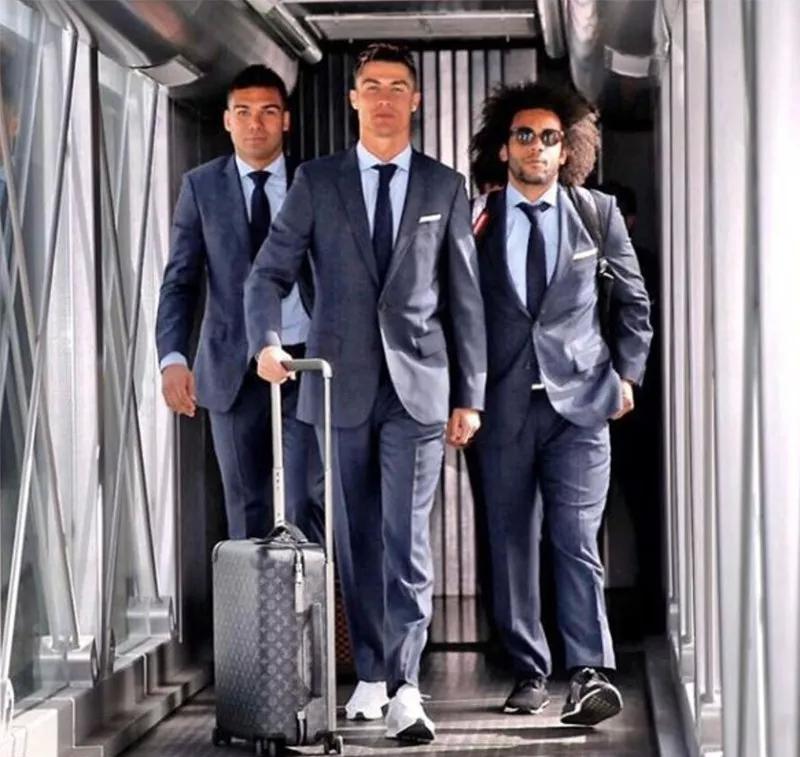 超模出轨,37岁名模宣布离婚事件