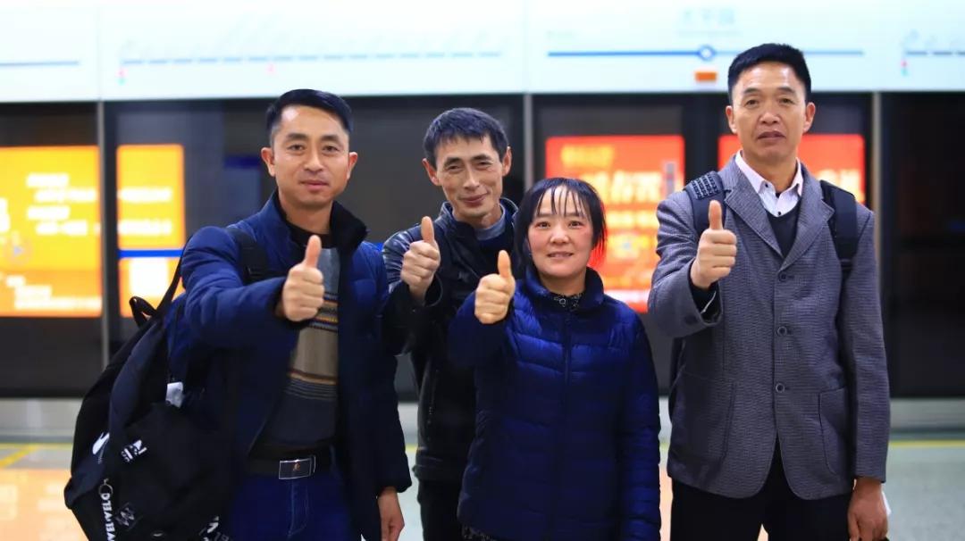 春运路上的幸福,高铁上的春运流动的年俗年味