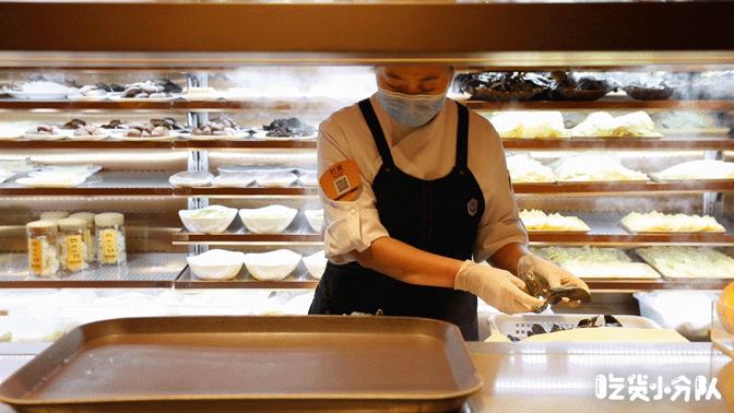 火锅界的排队王最多能排到986桌,火锅排队王