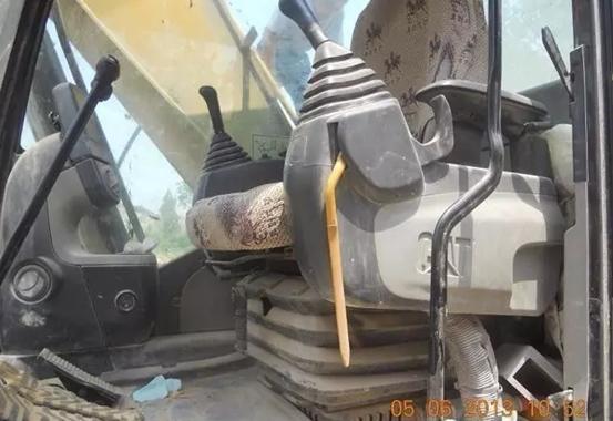 如何鉴别二手卡特挖掘机,二手卡特320d挖掘机多少钱一台