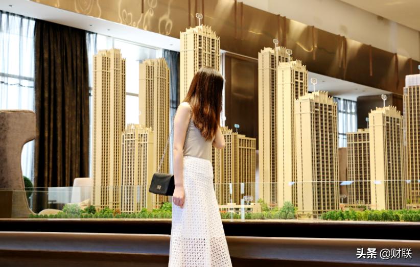 现在手里有100万闲钱投资什么好,存银行还是投资买房