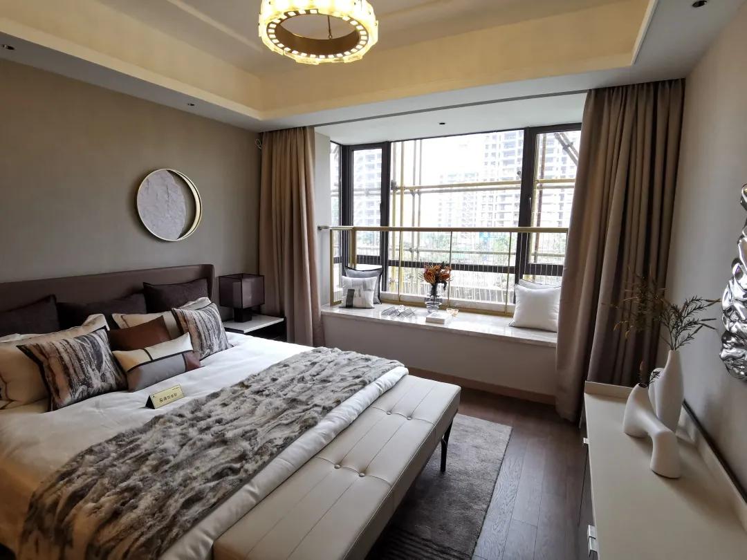 那些3万+的新盘，真带不动旁边1万+的二手房