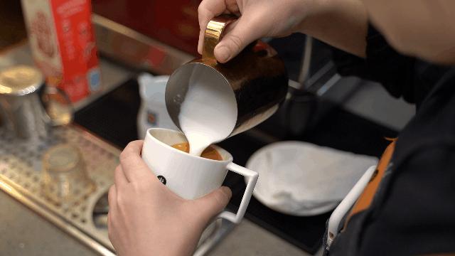 韩国极简工业风咖啡馆,广州韩国ins工业风咖啡店