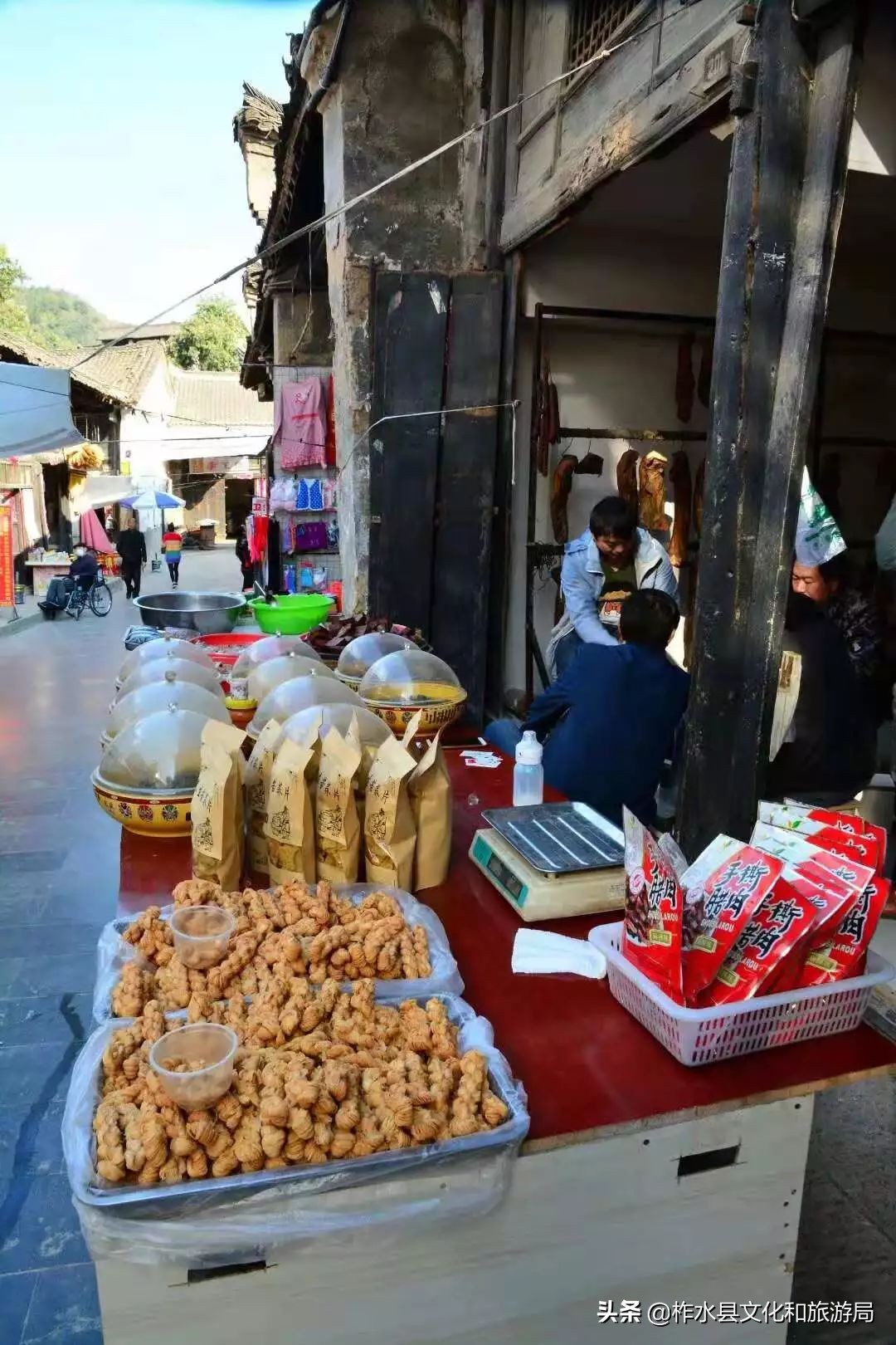 走进凤凰古城歌曲,湘西凤凰古镇