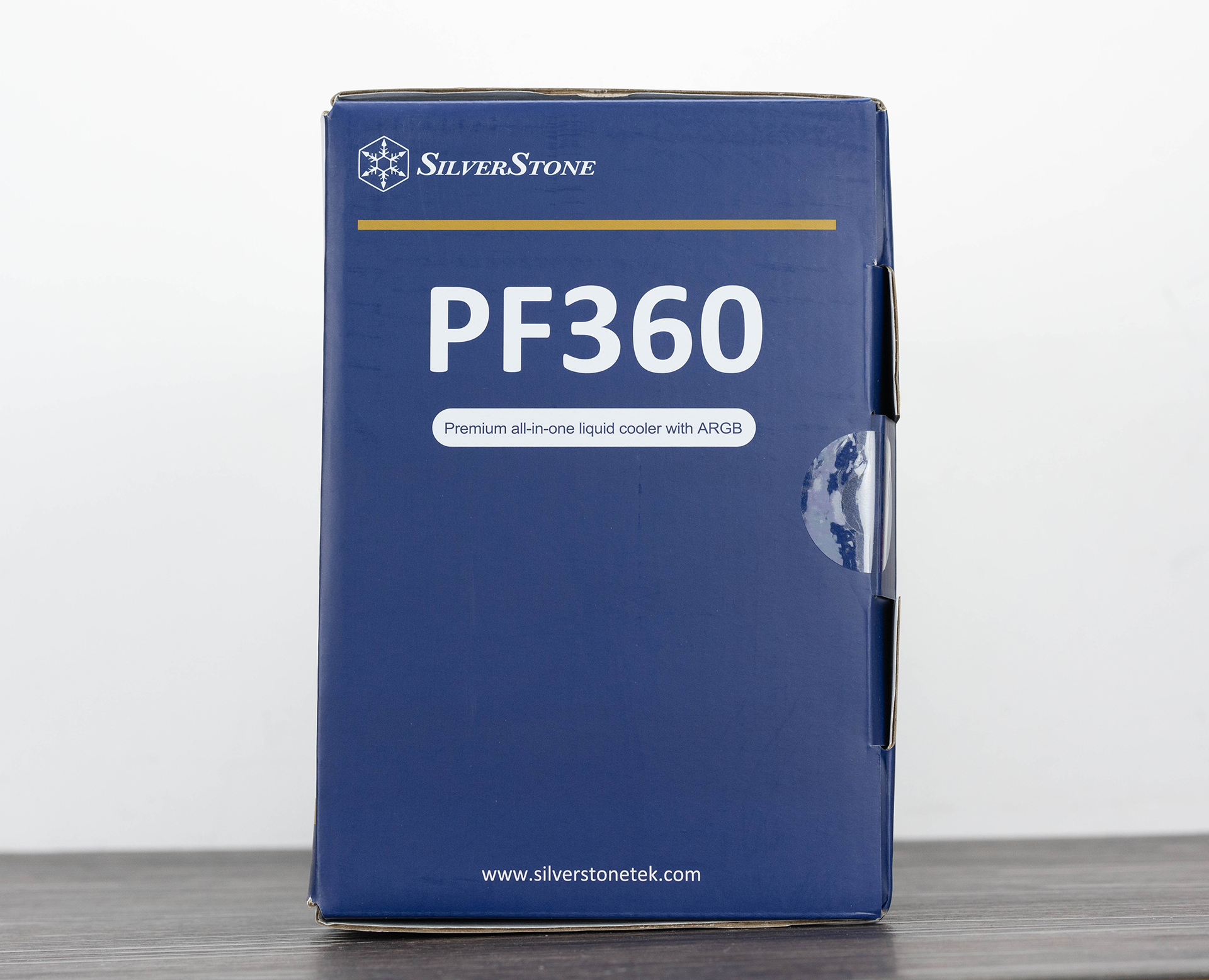 银欣360水冷散热器,压制12代处理器的水冷