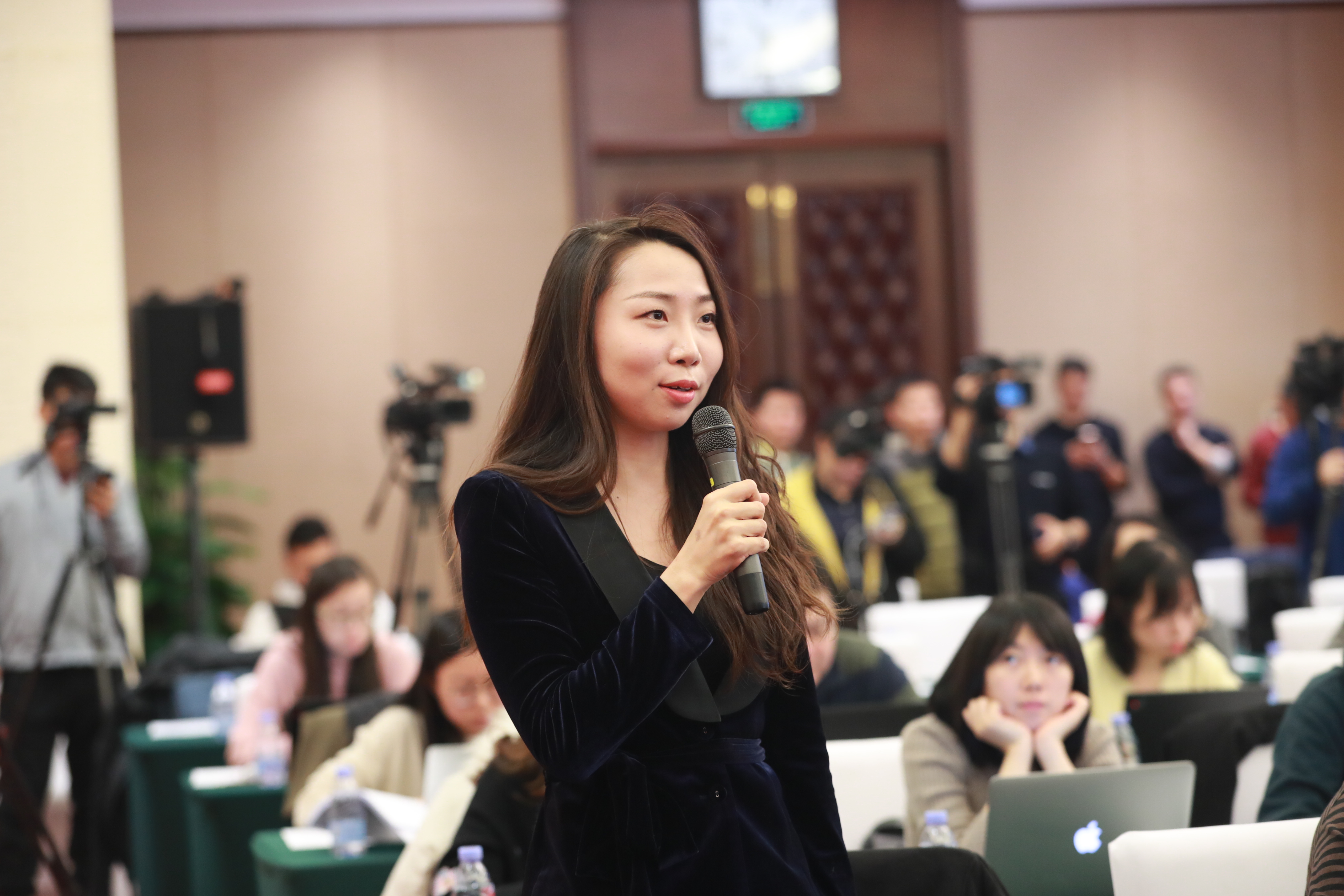 严厉打击涉网黑恶犯罪,重拳打击涉网违法