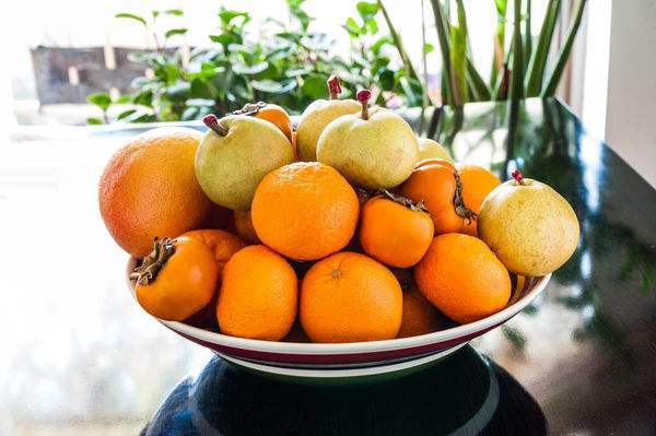 梨能和河螃蟹一起吃吗,梨不能和猕猴桃一起吃吗