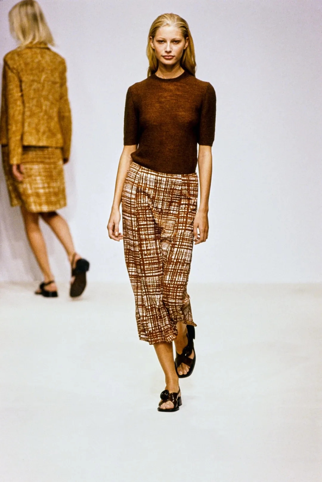 不了解Prada的“丑”，你对它的印象也许还停留在电影里