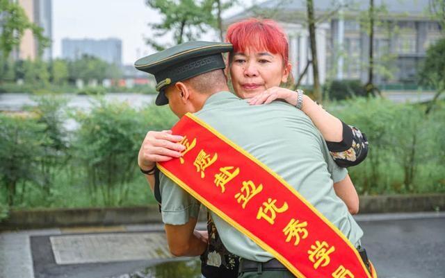 军校学员毕业有时间回家吗,军校什么情况下才能离校