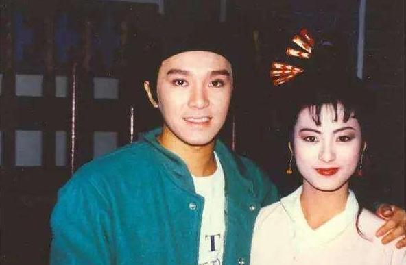 周星驰年轻时为了事业放弃爱情,周星驰首谈自己心酸经历