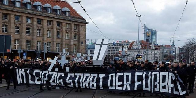 深度：不可触碰的50+1规则！霍芬海姆因钻漏洞沦为德甲公敌