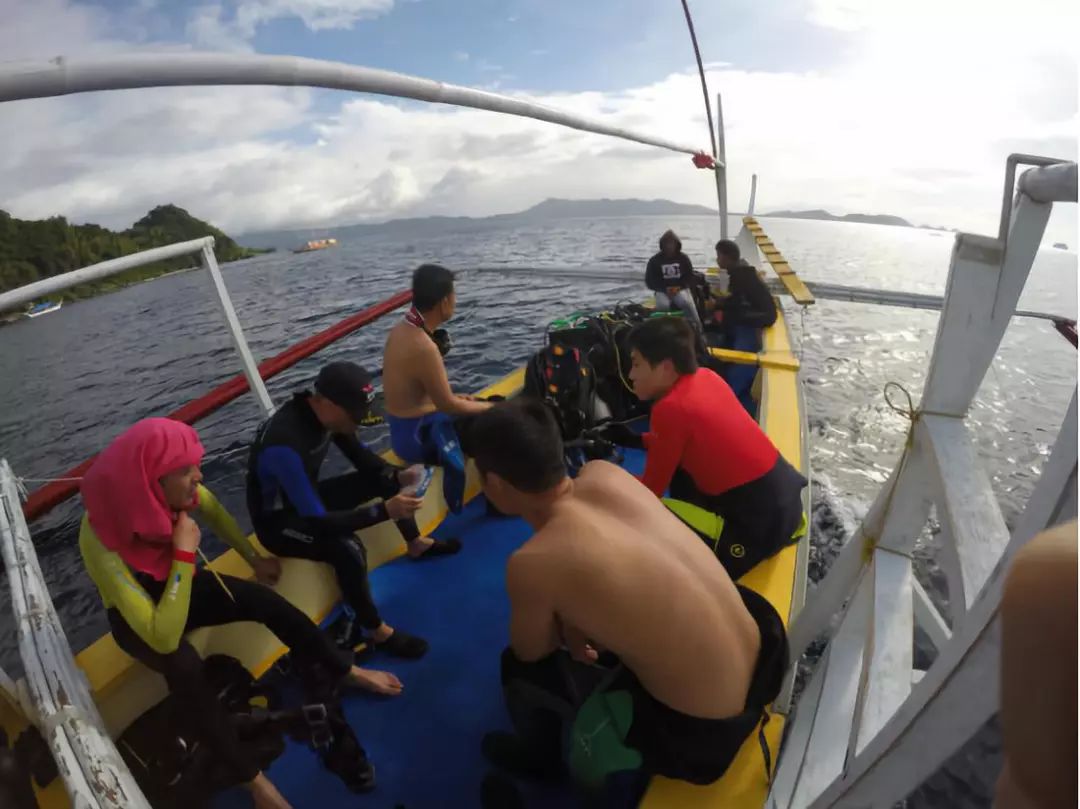 走过很多地方的诗句,走过很多地方原唱