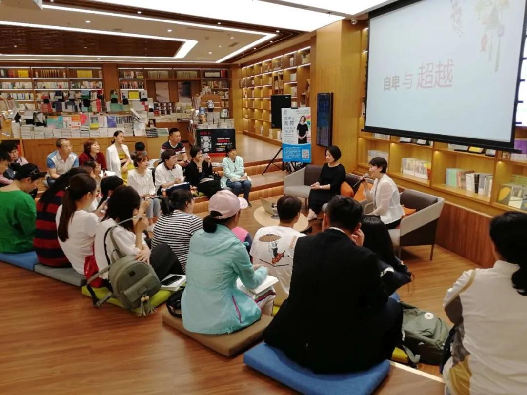 访谈|北溟特价书店店主：“书是我唯一值得骄傲的资本”