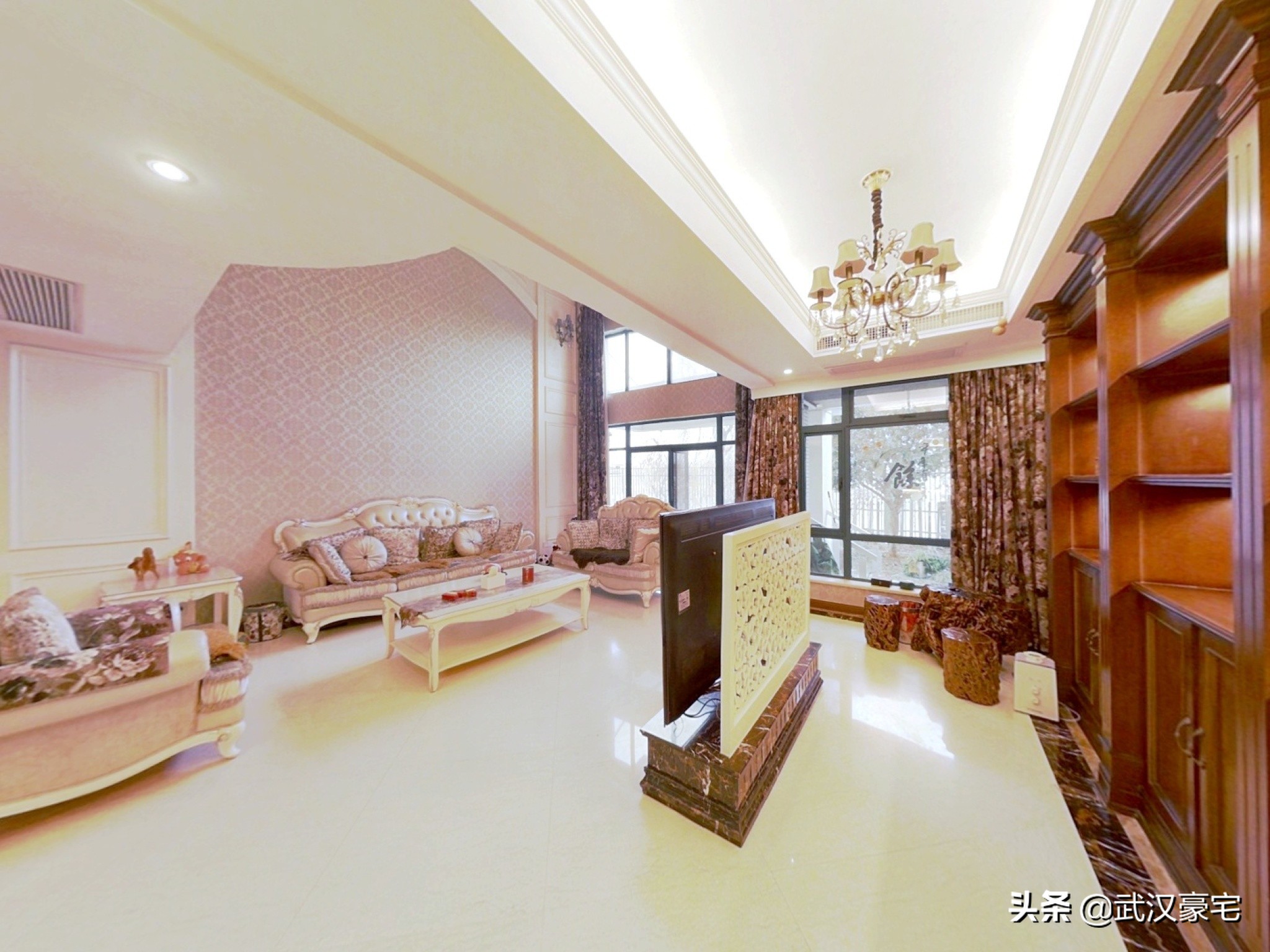 只要1100W万科高尔夫二期别墅边户院子大