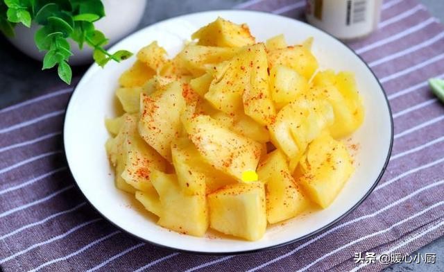 菠萝在盐水里面要泡几分钟才好吃,菠萝用盐水泡几分钟才能好吃