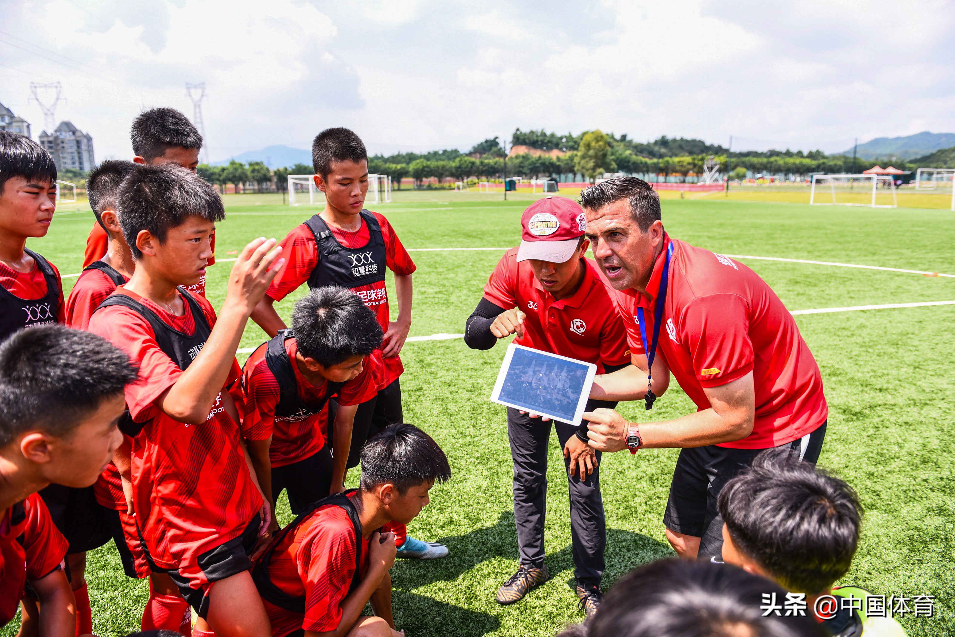 恒大足校致力训练,广州恒大足校能培养出优秀球员吗