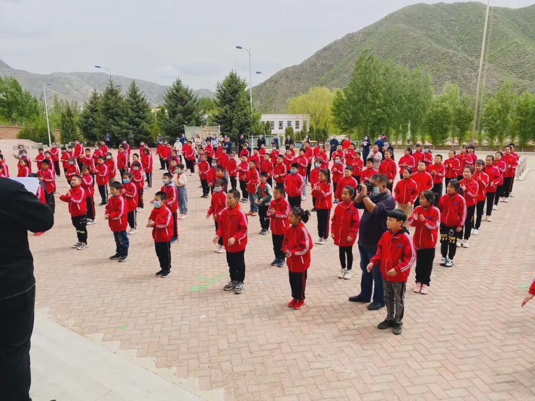 鍦嗘ⅵ鍔╁闈掓槬鍚埅,鍦嗘ⅵ鍔╁鍏泭