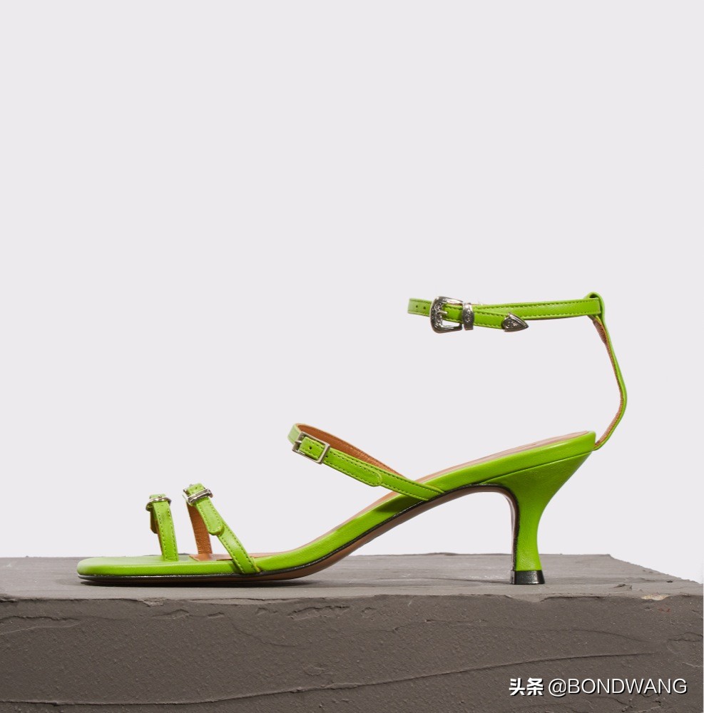 abra品牌鞋,为乔布斯设计logo的设计师