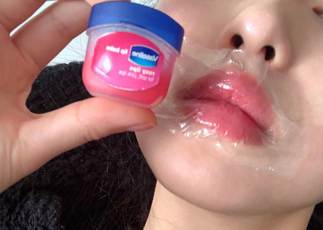 嘴唇有唇纹该如何淡化,嘴唇干唇纹深怎么改善