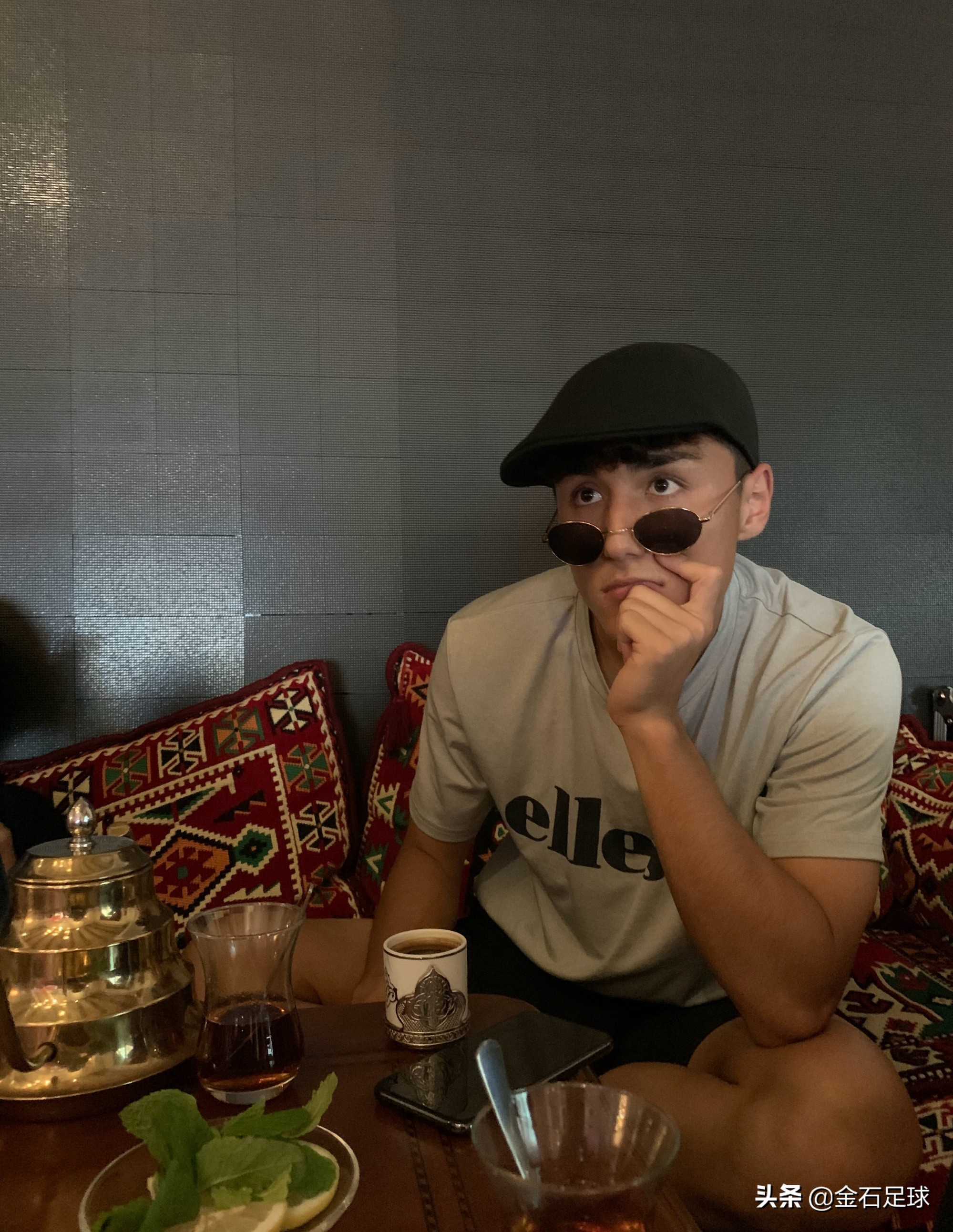 十大足球运动员,身价最高的十大足球运动员