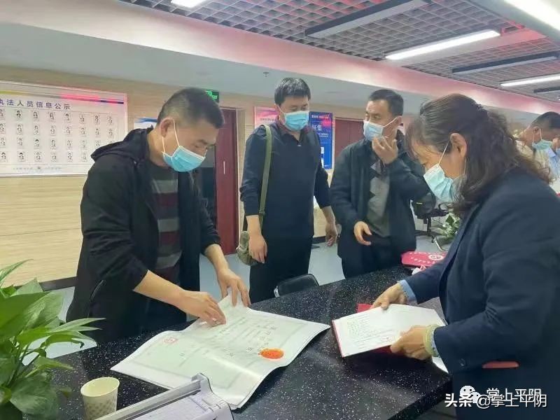 平阴新闻|长清—平阴段市域铁路最新动态；生活垃圾分类知识培训、金融产业专班第二次会、护士节表扬会举行