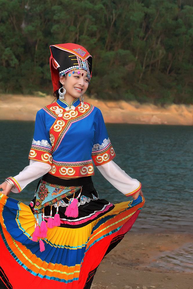 少数民族美女服装夏季,少数民族美女服装壁纸