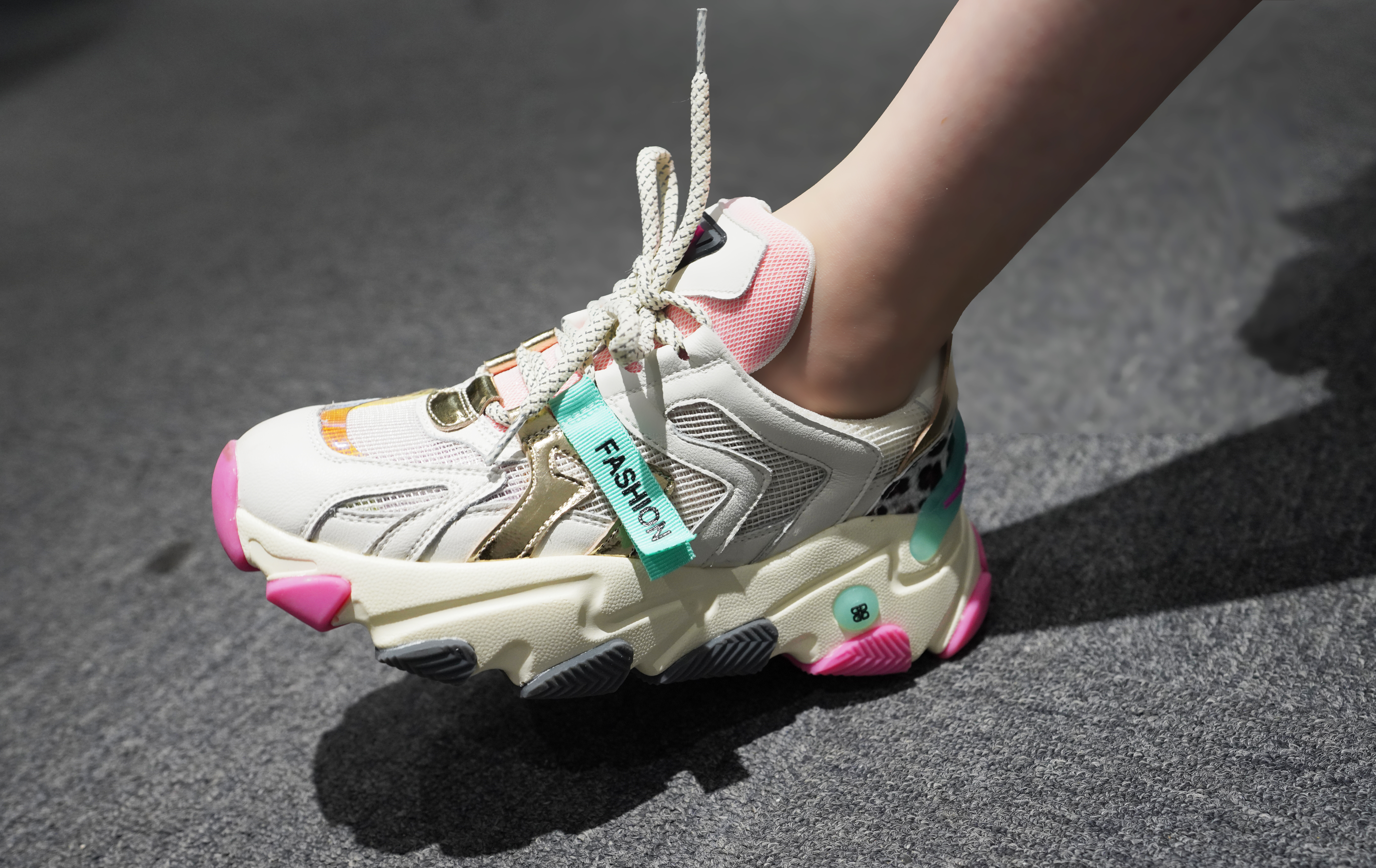 潮酷又时尚的老爹鞋,明星款老爹鞋