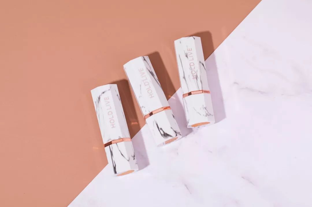 碰瓷娇兰、重金属超标，这家披日本皮的10元店你一定买过