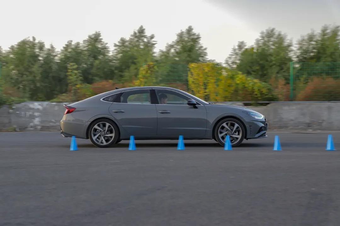 17款现代索纳塔九代2.0试驾油耗,新款索纳塔加速测试