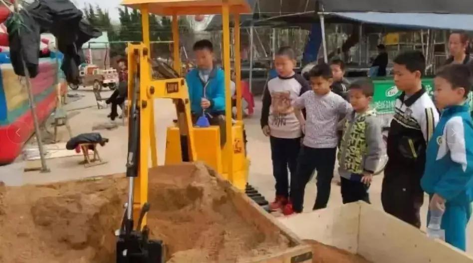 为什么小孩儿都喜欢挖掘机,为什么小孩都爱挖掘机搅拌车