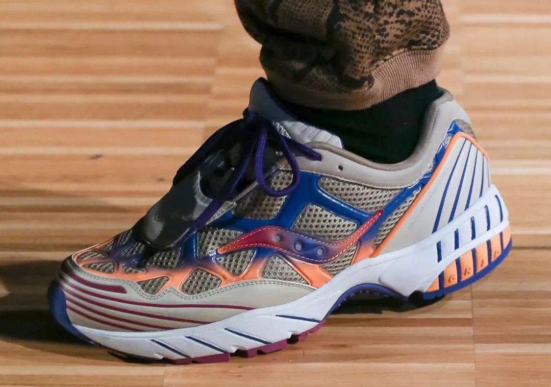 情人节限定的nikesbdunklow,nikedunksb酒红情人节怎么穿搭