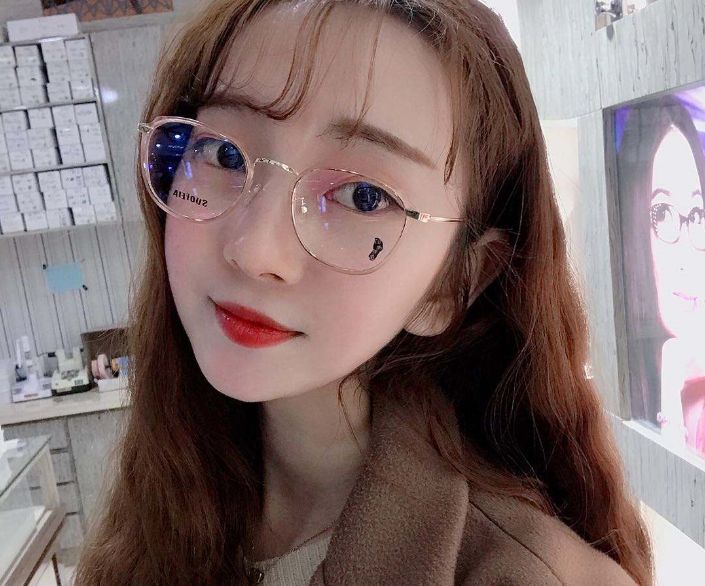 怎样选到真正好看的眼镜框,选择什么样的眼镜框比较好看