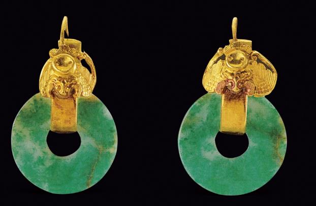 复古风再次刮起来，翡翠首饰造型富有立体感，代表国风首饰的特色