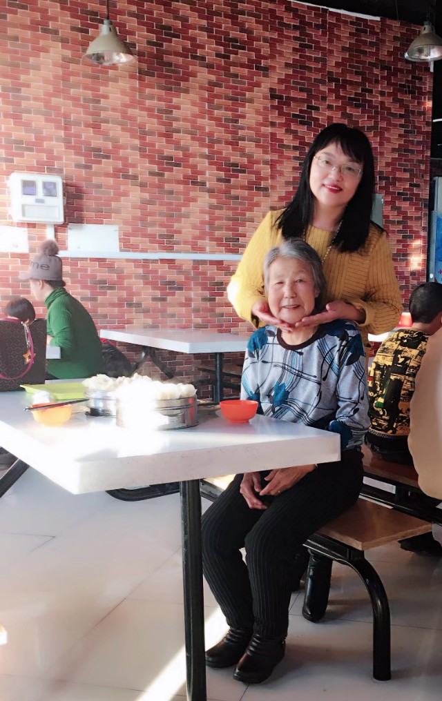 鎴戠殑姣嶄翰骞朵笉浼熷ぇ璇綍,姣嶄翰骞朵笉瀹岀編浣嗕細绔敖鍏ㄥ姏