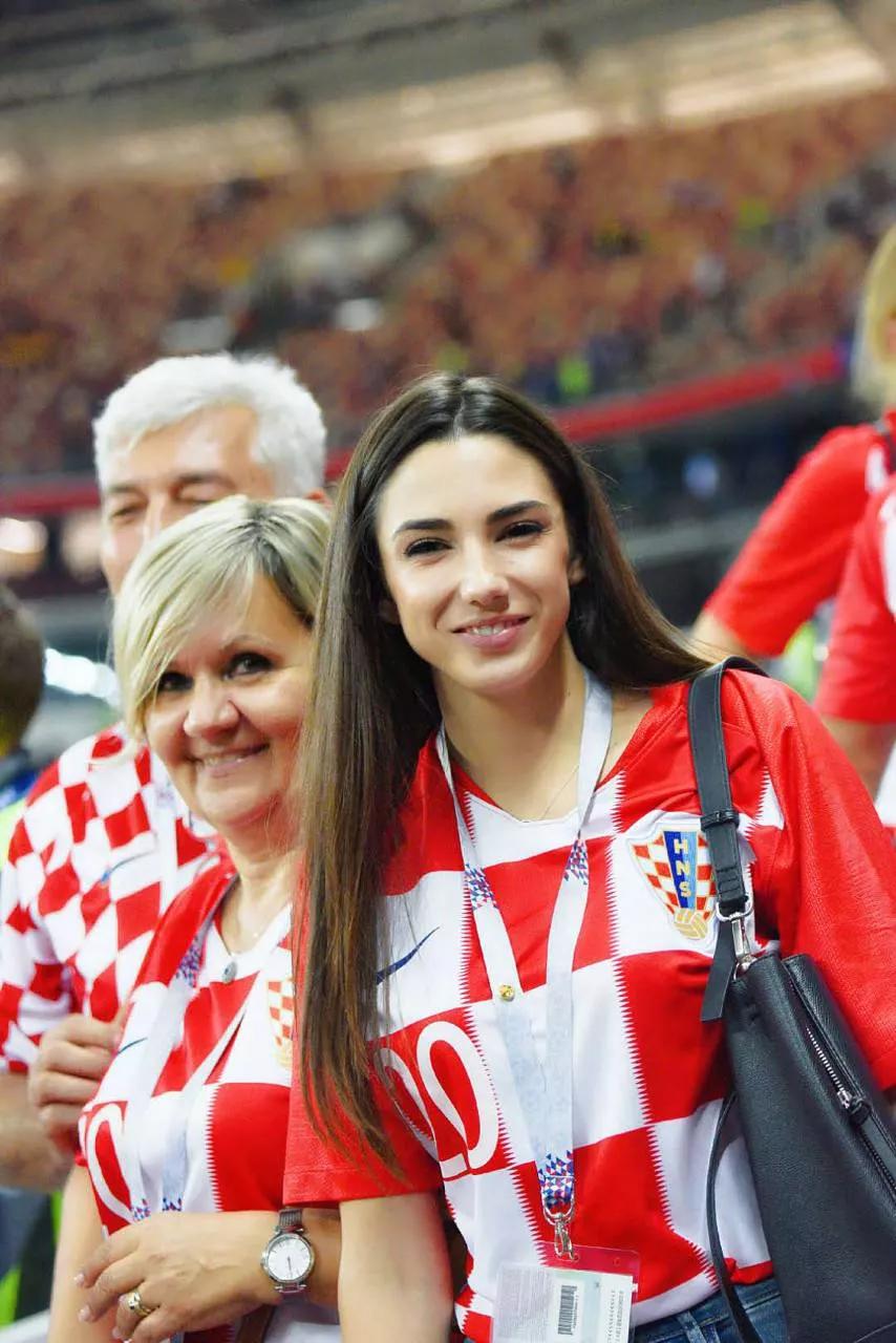 欧洲杯英格兰女球迷高清写真,欧洲杯球迷写真