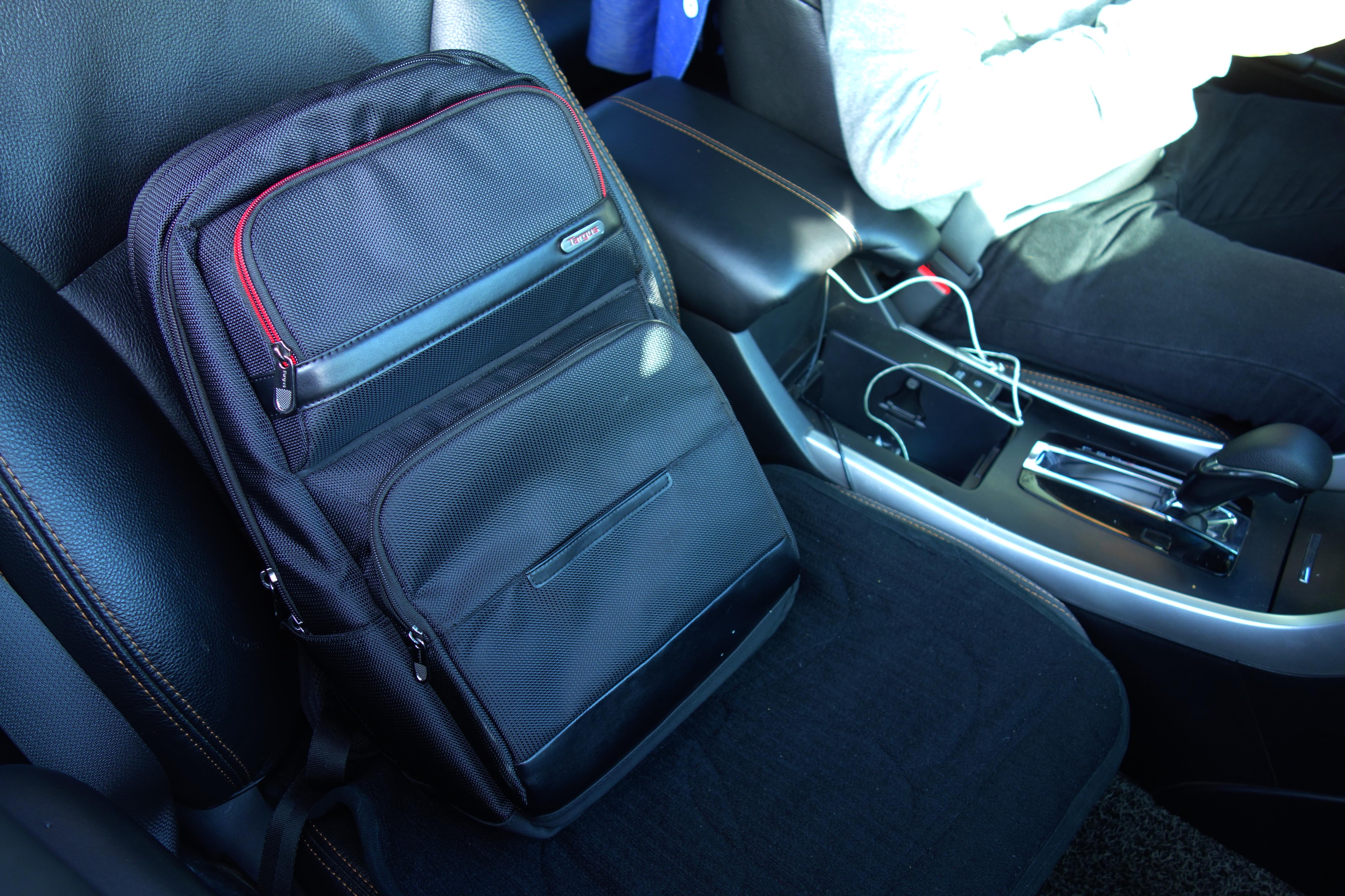 迪卡侬背包有什么功能,迪卡侬旅行背包好用吗