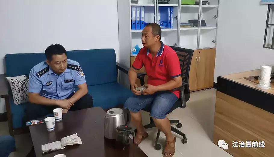 一女子在女浴室偷拍被抓现行,桂林某景区摄像头