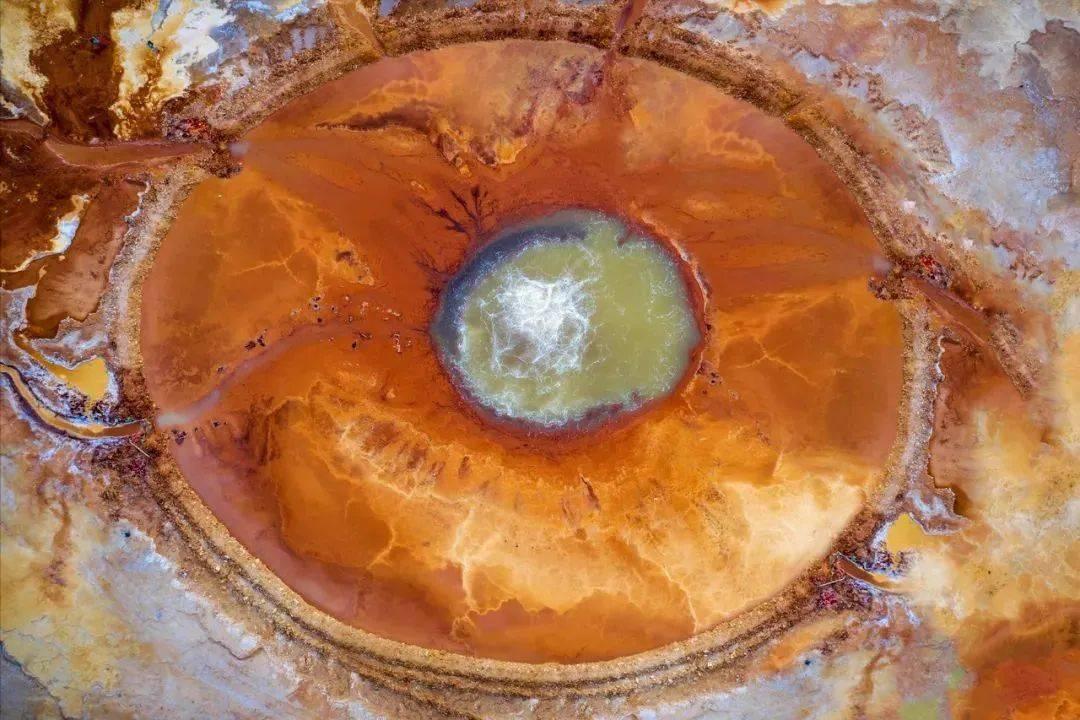 青海恶魔之眼航拍,青海恶魔之眼形成的原因