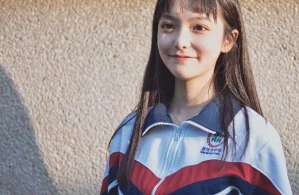 初中女生自认为很美的行为,初中女生自以为自己很漂亮的行为