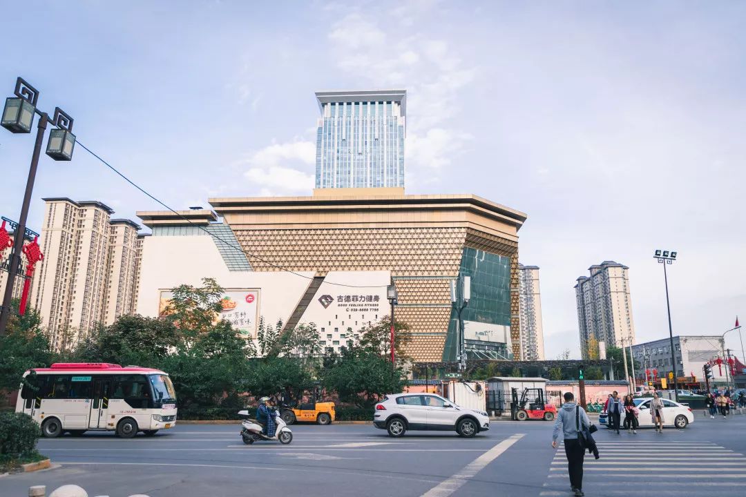 西安最热闹的几个商圈,西安最繁华商圈视频