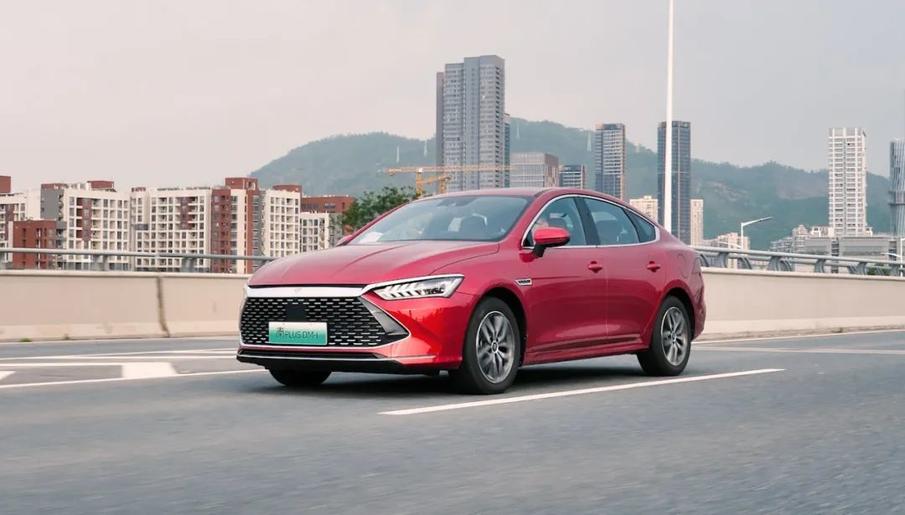 新能源汽车插电混动车型,电动车涨价后哪个更值得买