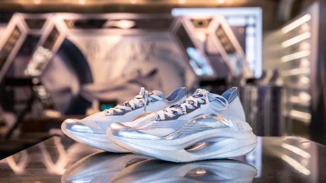 明星穿的nike跑鞋,明星都在穿的跑鞋