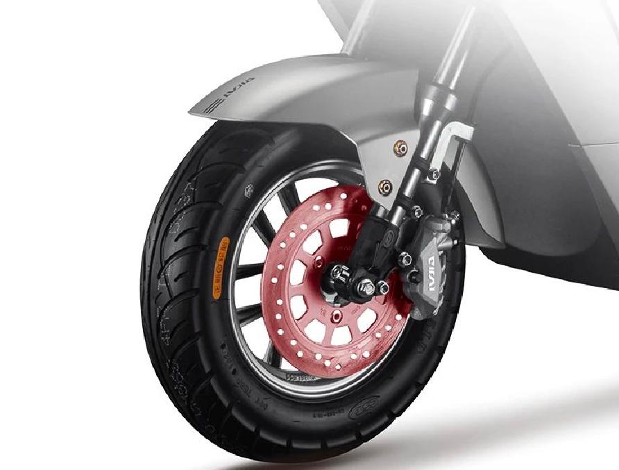 这款电动车外观不错，采用变频省电技术，1度电能跑75公里