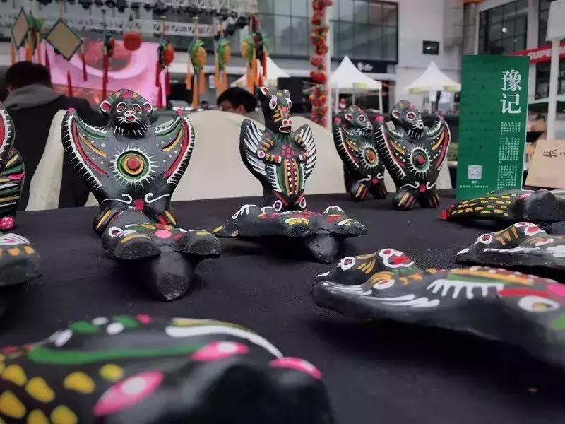 一个人出去有点无聊,一个人出去玩无聊吗