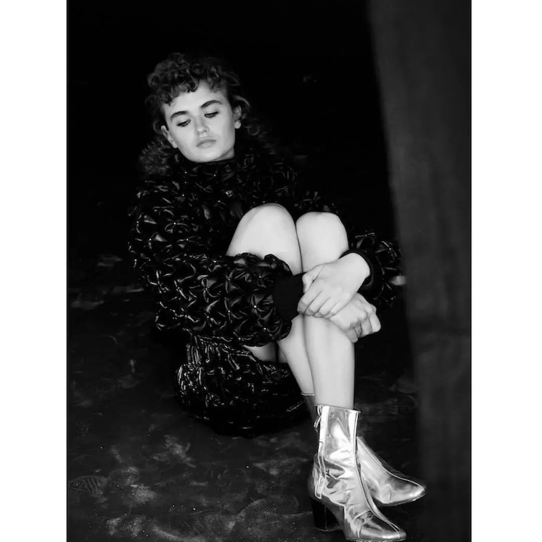 看见今年秋冬必入的第一双靴子，我方了……