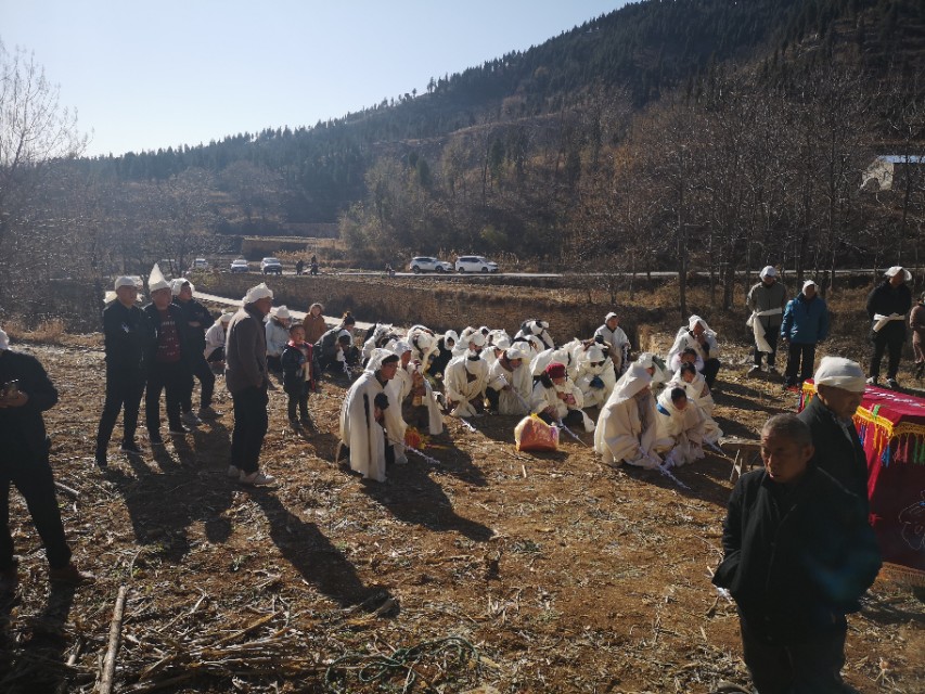 农村不火葬实行土葬是真的吗,山区可以土葬吗
