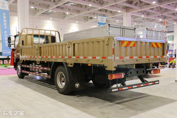 福田奥铃大黄蜂6米8可以拉多少吨,4.5吨货车自重多少