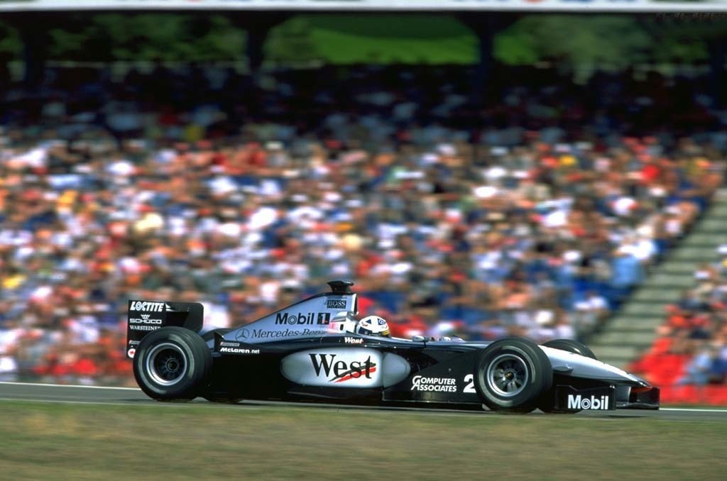 回顾经典F1涂装忽然发现大都是“移动的烟盒”