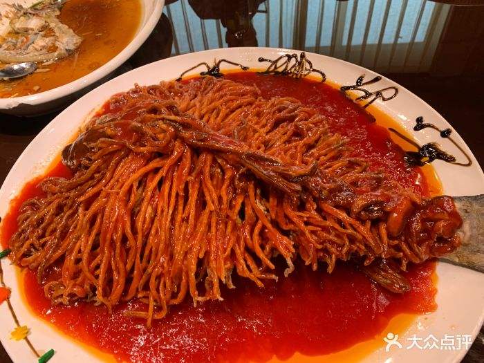 中国厨师给日本人做生鱼片,日本大师级料理生鱼片